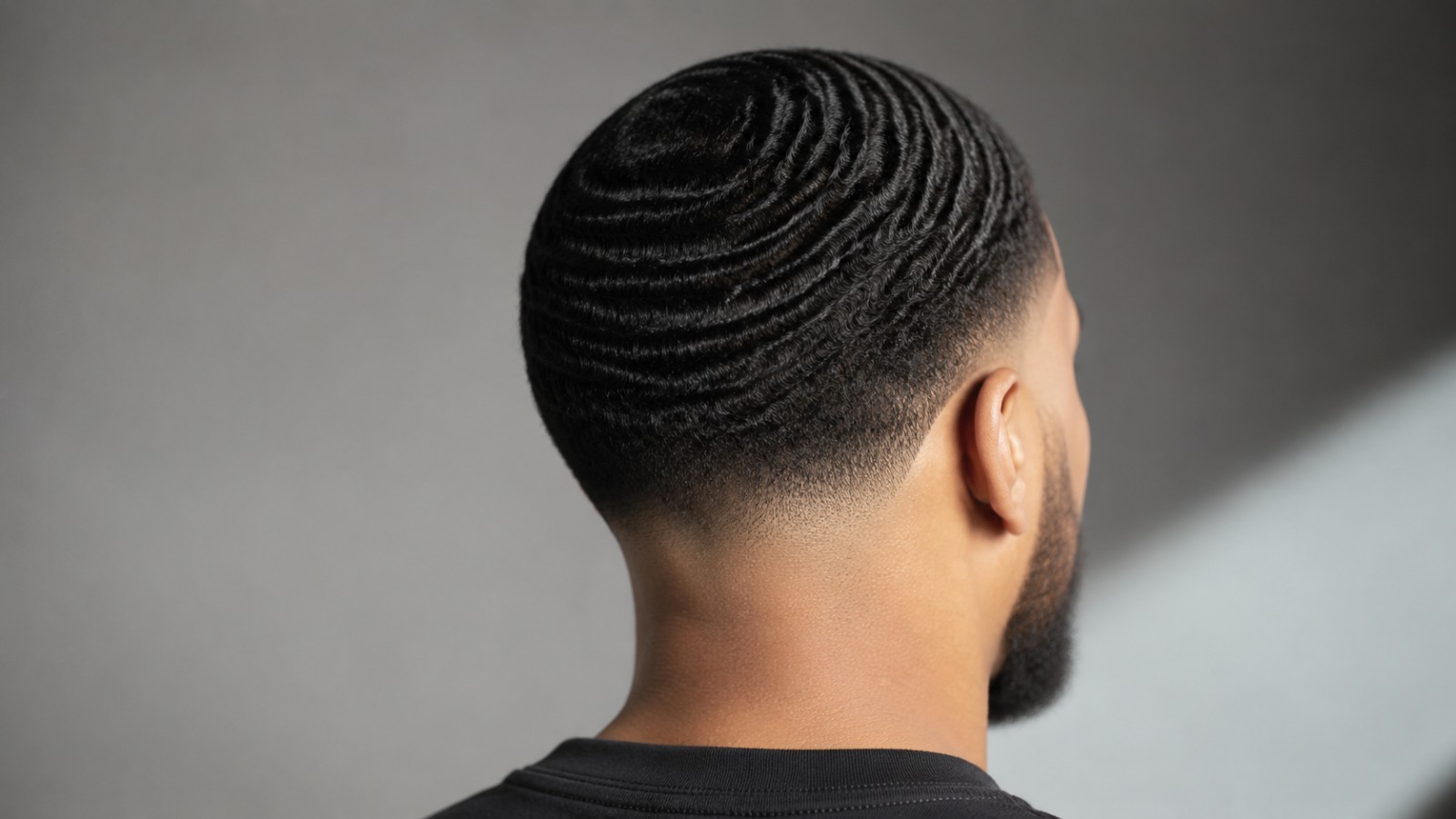 A low drop fade keeps the wave pattern at the crown fully intact.